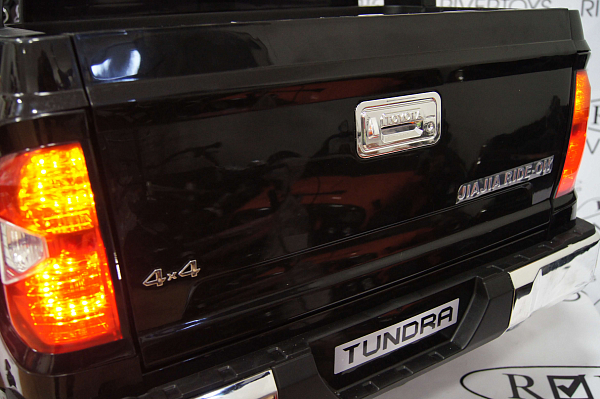 Электромобиль RiverToys Toyota Tundra JJ2255